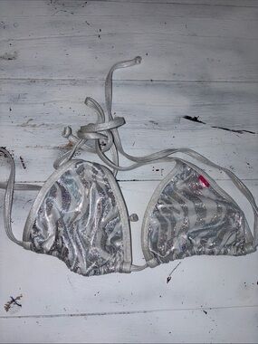 Chynna Dolls Bikini top silver NWOT large string